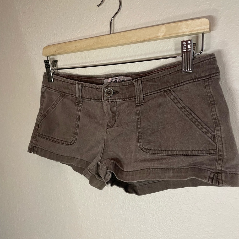 Brown shorts - Picture 3 of 3